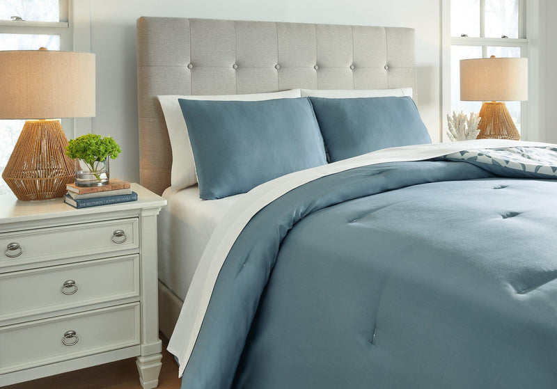 Adason Blue/White King Comforter Set