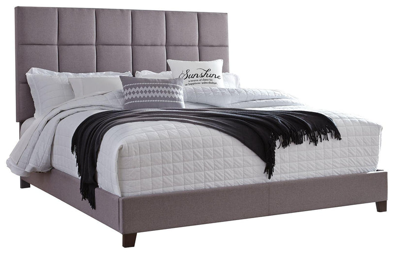 Dolante - Upholstered Bed