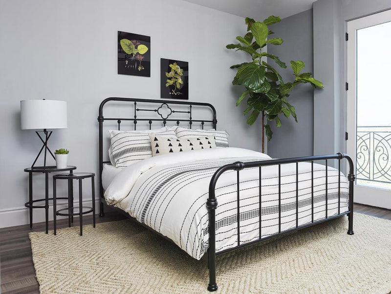 G305946 Queen Bed