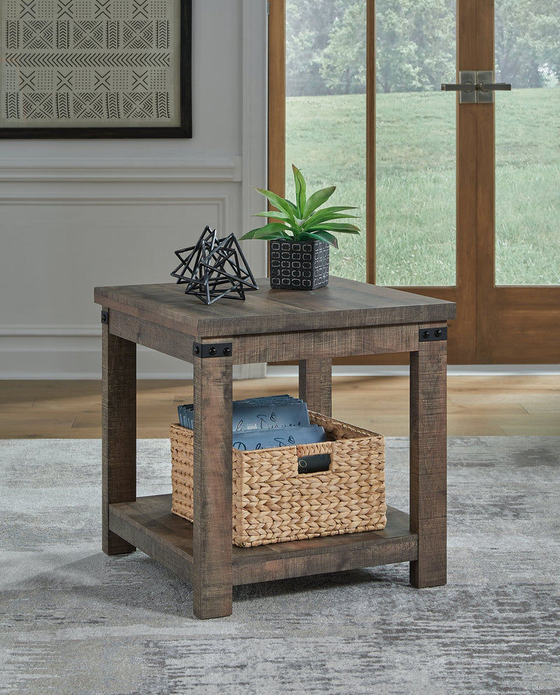 Hollum 3-Piece Occasional Table Package